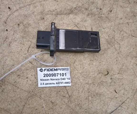 Датчик массового расхода воздуха для Nissan X-Trail T30 RU 2001-2007 на фотографиях