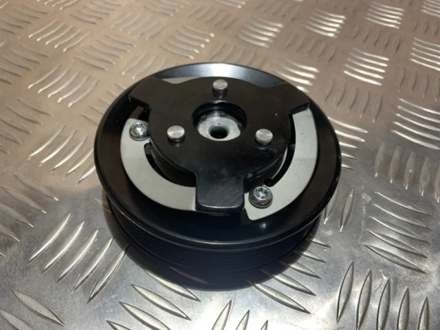 Компрессор кондиционера для Skoda Rapid I NH3 2012-2017 на фотографиях