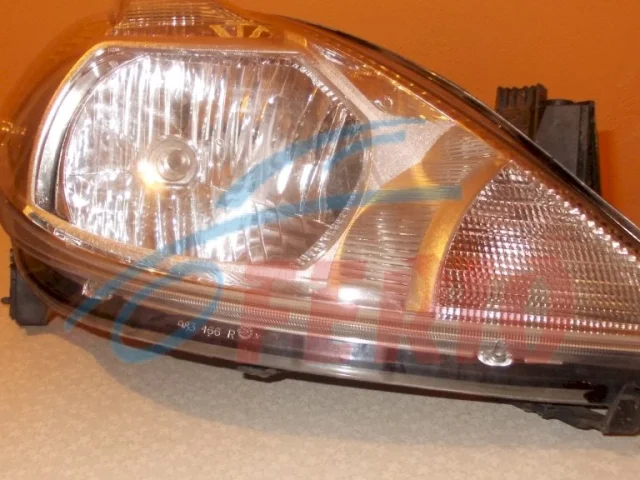 Фары для Nissan Tiida C11 Хэтчбек 2007-2014 на фотографиях