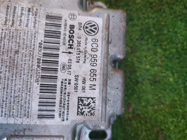 Блок SRS для Skoda Rapid I NH3 2012-2017 на фотографиях