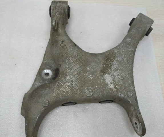 Качающийся рычаг правый для BMW X6 Ф16 F16 2014-2019 на фотографиях