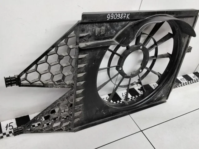 Вентилятор радиатора охлаждения ДВС для Skoda Rapid I rest NH3 2017-2020 на фотографиях