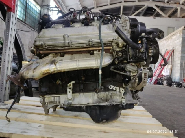 Двигатель для Toyota Land Cruiser 100 1998-2007 на фотографиях