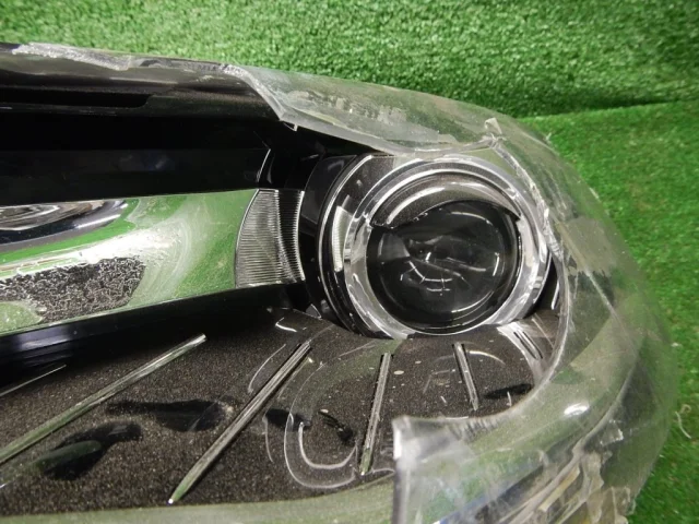 Фара ксенон левая для Skoda Rapid I NH3 2012-2017 на фотографиях