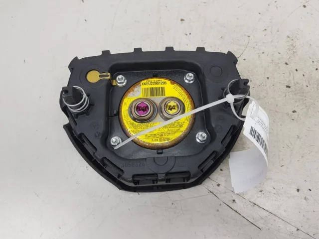 Подушка безопасности водителя для Opel Astra H Хэтчбек 2004-2014 на фотографиях