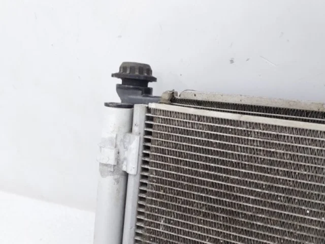 Кассета радиаторов для Hyundai Solaris 1 RB (2011-2013) на фотографиях