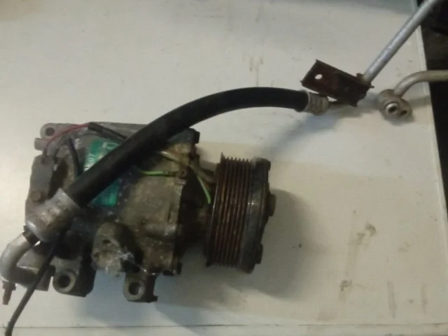 Компрессор кондиционера для Honda Civic FD 2005-2012 седан на фотографиях