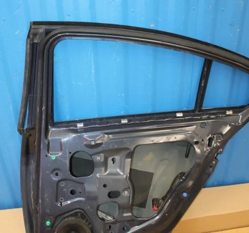 Двери для Opel Insignia Хэтчбек A 2008-2017 на фотографиях