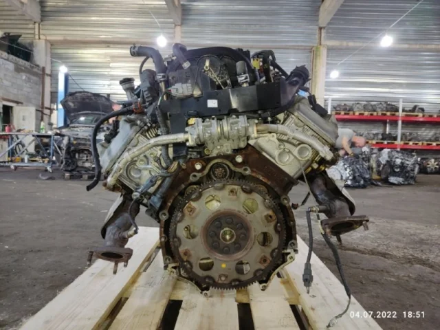 Двигатель для Toyota Land Cruiser 100 1998-2007 на фотографиях