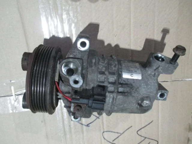 Компрессор кондиционера для Nissan Serena C25 2005-2012 на фотографиях