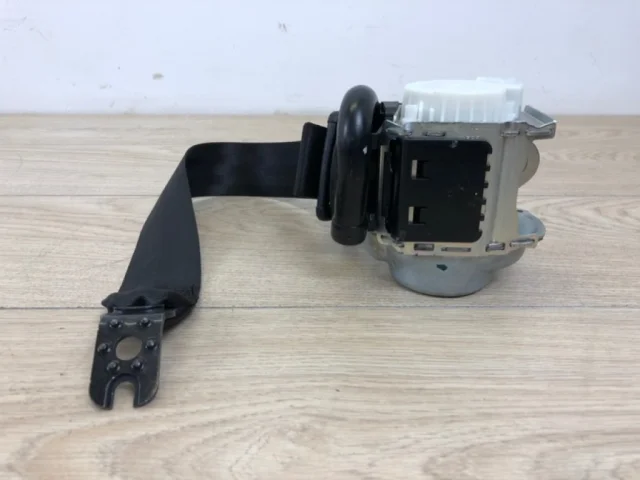 Ремень безопасности задний правый для Audi Q7 4M 2015+ на фотографиях