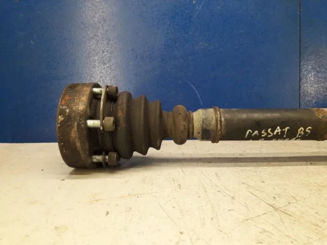 Привод передний правый для Volkswagen Passat (B5+ (B5.5), Typ 3BG) 2000-2005 на фотографиях