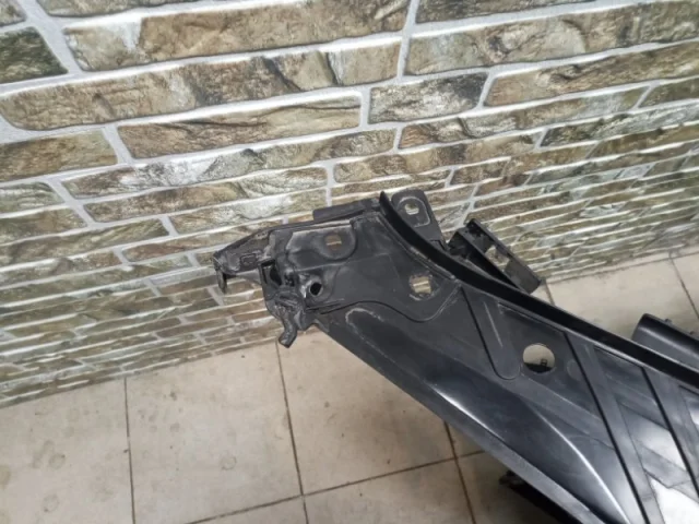 Панель радиатора (телевизор) для Mercedes-Benz GL class X166 2012-2016 на фотографиях