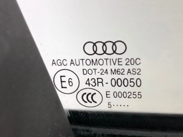 Стекло двери переднее правое для Audi Q7 4M 2015+ на фотографиях