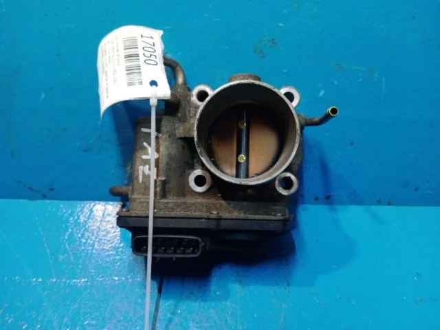 Дроссельная заслонка для Toyota RAV4 XA20 2000-2005 на фотографиях