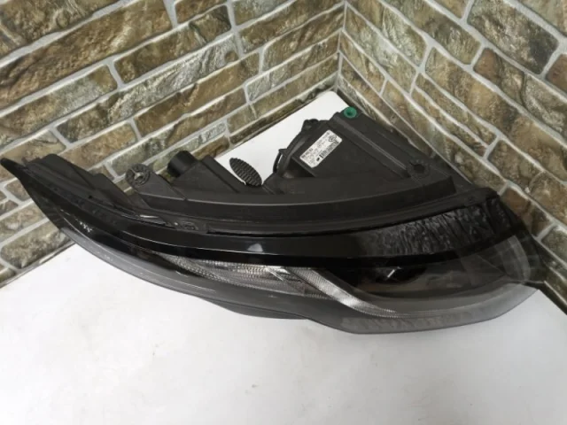 Фары для Land Rover Range Rover Evoque L538 Rest 2015-2018 на фотографиях