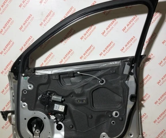 Дверь передняя правая для Audi A4 B6 2000-2004 на фотографиях