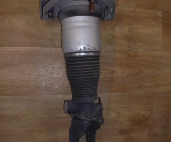 Пневмостойка передняя правая для Audi Q7 4L 2005-2015 на фотографиях