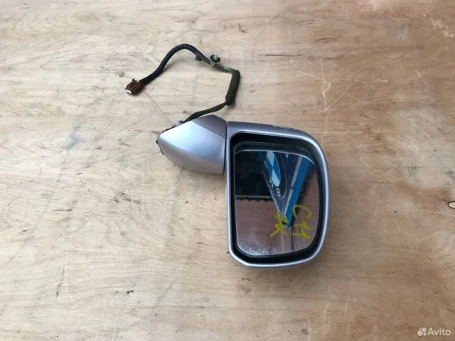 Стекла и зеркала для Nissan Tiida SC11 Седан 2007-2014 на фотографиях