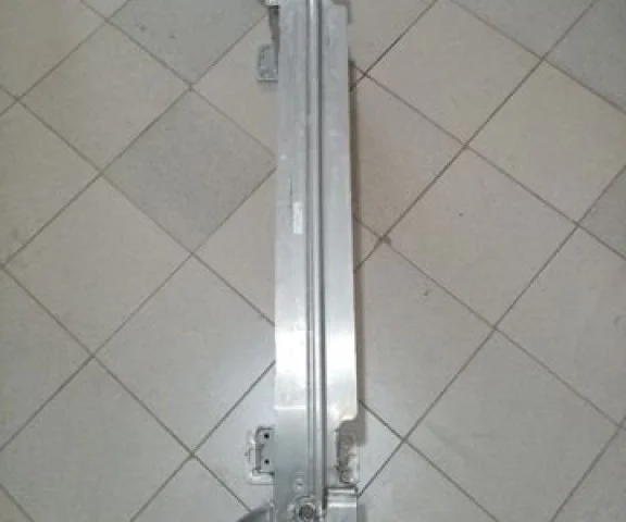 Усилитель бампера передний верхний для Audi Q7 4M 2015+ на фотографиях