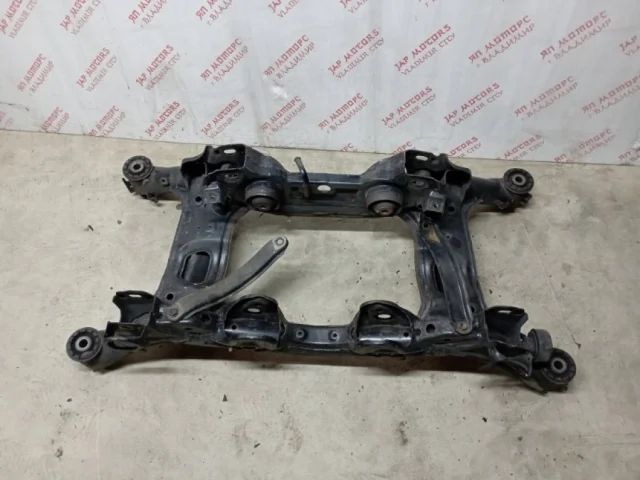 Задний подрамник для Suzuki Grand Vitara 2005-2014 на фотографиях