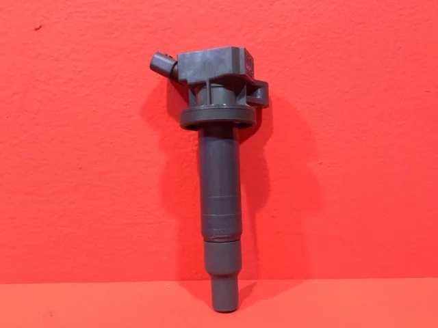 Катушка зажигания для Toyota Corolla E120/E130 Хэтчбек 2001-2007 на фотографиях