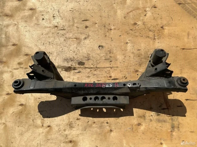 Задняя балка для Toyota Avensis Универсал T250 2003-2008 на фотографиях