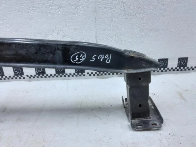 Усилитель переднего бампера для Skoda Rapid I NH3 2012-2017 на фотографиях