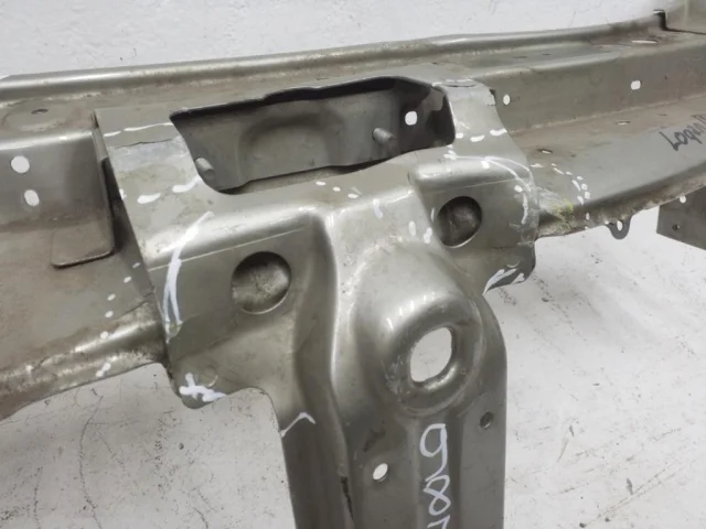 Панель радиатора (телевизор) для Renault Sandero BS 2007-2014 на фотографиях