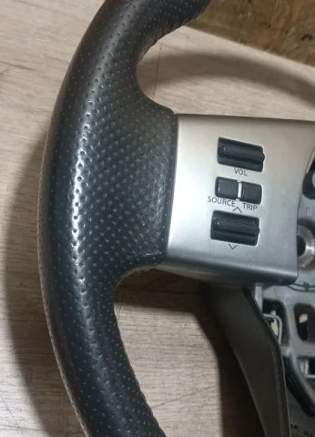 Руль для Nissan Pathfinder R52 2013-2017 на фотографиях