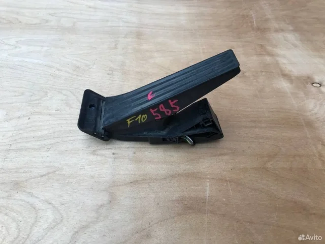 Электронная педаль газа для BMW 3er Е91 Touring 2006-2012 на фотографиях