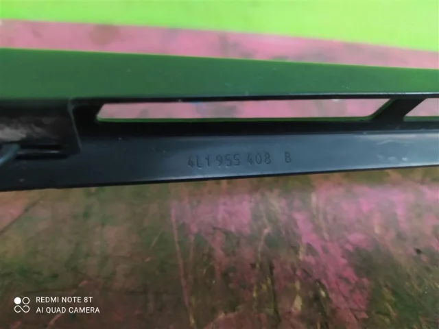 Поводок лобового стеклоочистителя левый для Audi Q7 4L 2005-2015 на фотографиях