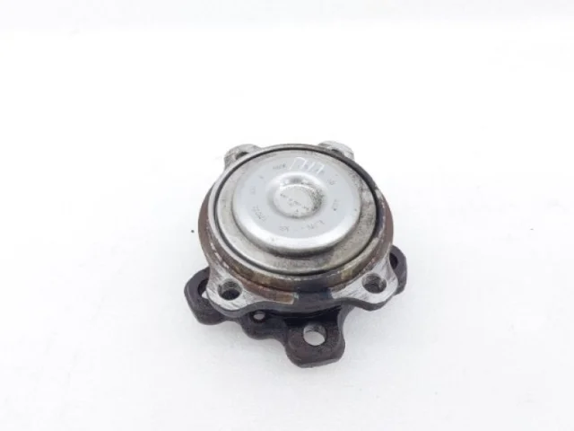 Ступица колеса передняя правая для BMW 5er Ф10 2010-2013 на фотографиях