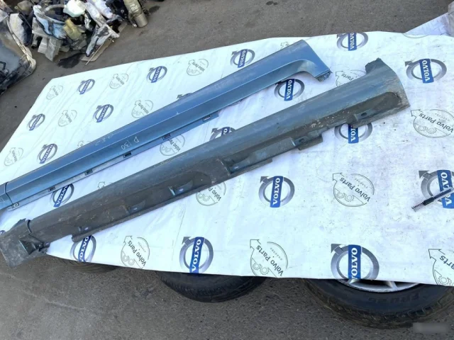 Накладка порога левая для Volvo C30 MK 2006-2013 на фотографиях