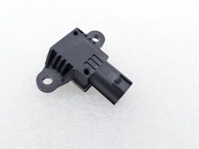 Датчик лобового удара для Ford Explorer U502 2011-2016 на фотографиях