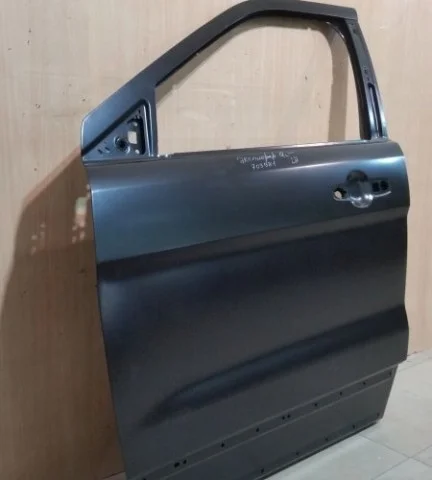 Дверь передняя левая для Ford Explorer U502 rest 2014-2019 на фотографиях