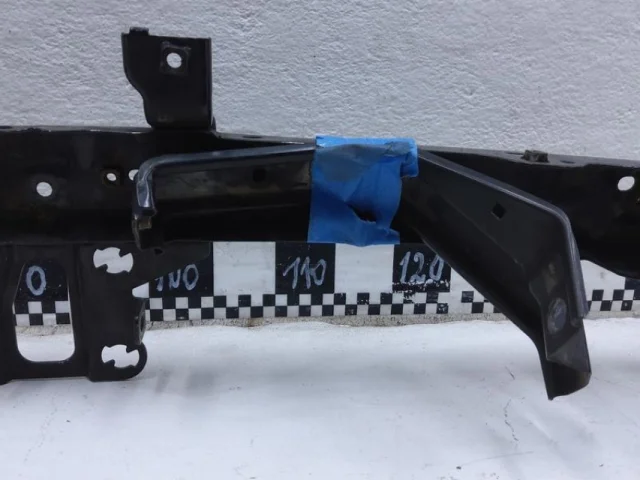 Усилитель переднего бампера для Mitsubishi Pajero Sport KS0W 2016+ на фотографиях