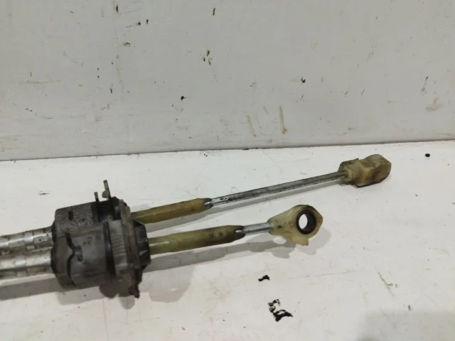 Трос кулисы (МКПП) для Hyundai Solaris 1 рестайлинг 2014-2017 на фотографиях