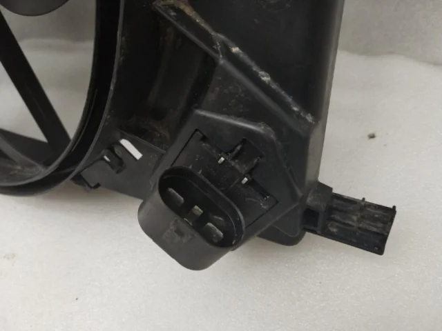 Диффузор вентилятора для Chevrolet Cruze 1 J300 2009-2015 на фотографиях