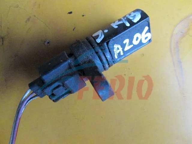 Датчик положения коленвала для Nissan X-Trail T30 RU 2001-2007 на фотографиях