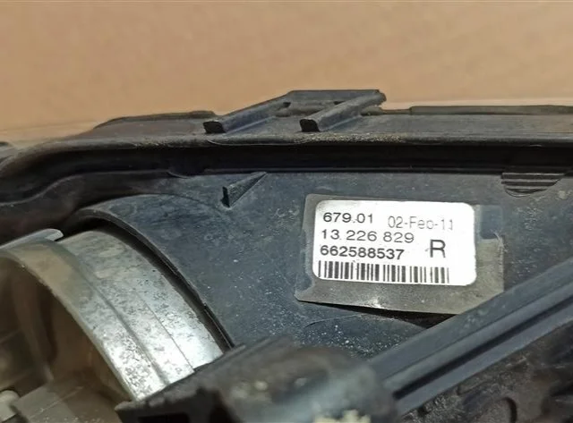 Противотуманка (ПТФ) передняя правая для Opel Insignia Седан A 2008-2017 на фотографиях