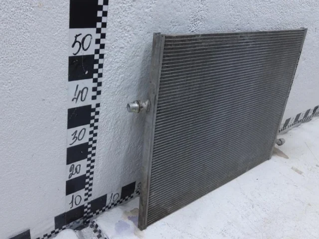 Радиатор охлаждения ДВС для Mercedes-Benz M class W166 2011-2015 на фотографиях