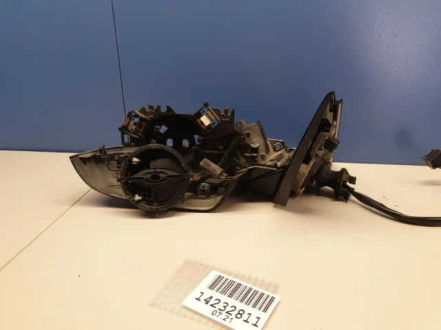 Стекла и зеркала для Audi A8 D4 2009-2017 на фотографиях