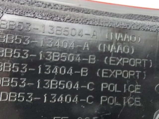 Фонарь правый для Ford Explorer U251 2005-2011 на фотографиях