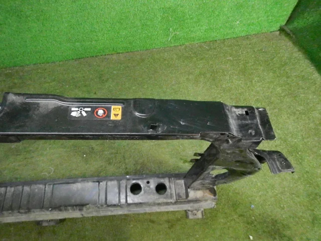 Панель радиатора (телевизор) для Hyundai Creta 1 GS 2016-2021 на фотографиях