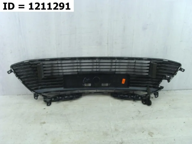 Решетка радиатора для Toyota Corolla E210 Седан (RU) 2019+ на фотографиях