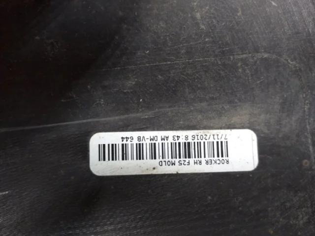 Порог правый для BMW X4 Ф26 (F26) 2014-2018 на фотографиях