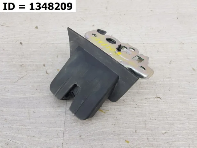 Замок багажника для Skoda Rapid I NH3 2012-2017 на фотографиях