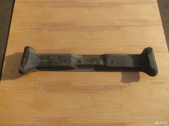 Балка передняя поперечная для Mitsubishi Pajero V70 5dr 1999-2006 на фотографиях