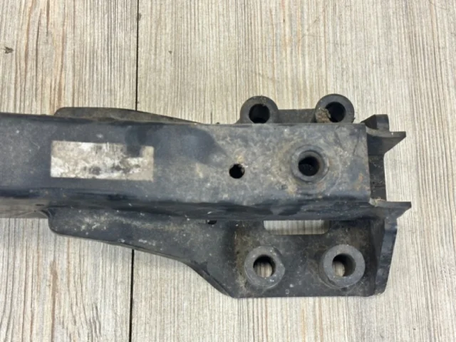 Фаркоп для Volkswagen Touareg I (7L) 2002-2010 на фотографиях